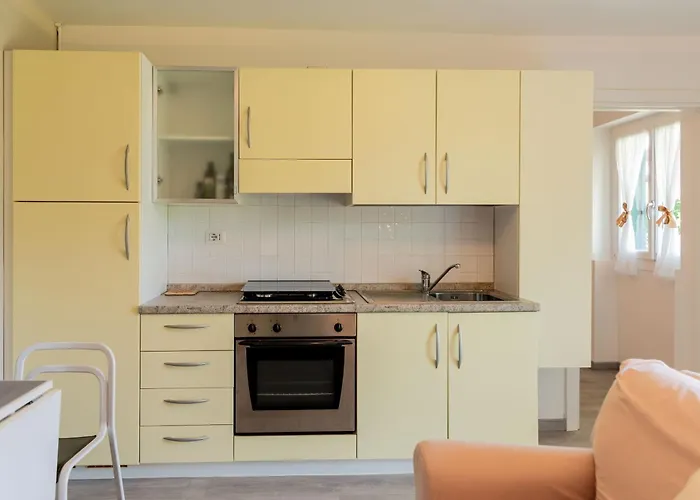 Semesterbostad La Dolce Mela - By Lovecomo Tremezzo